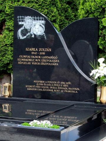 Felavatták Szarka Zoltán olimpiai bajnok síremlékét